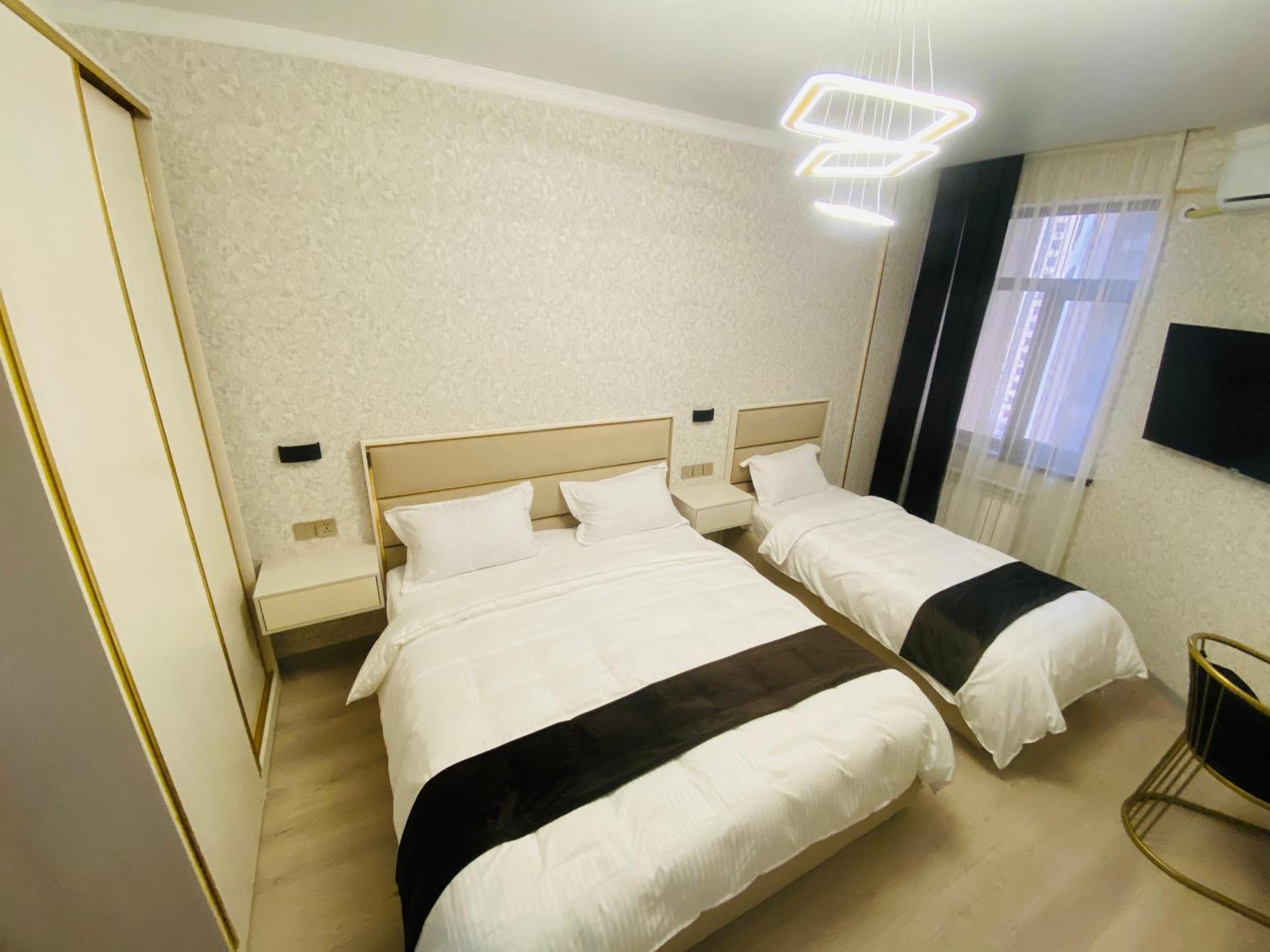 Baland Hotel Душанбе Екстериор снимка