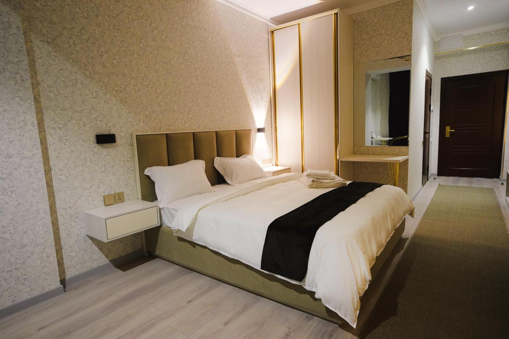 Baland Hotel Душанбе Екстериор снимка