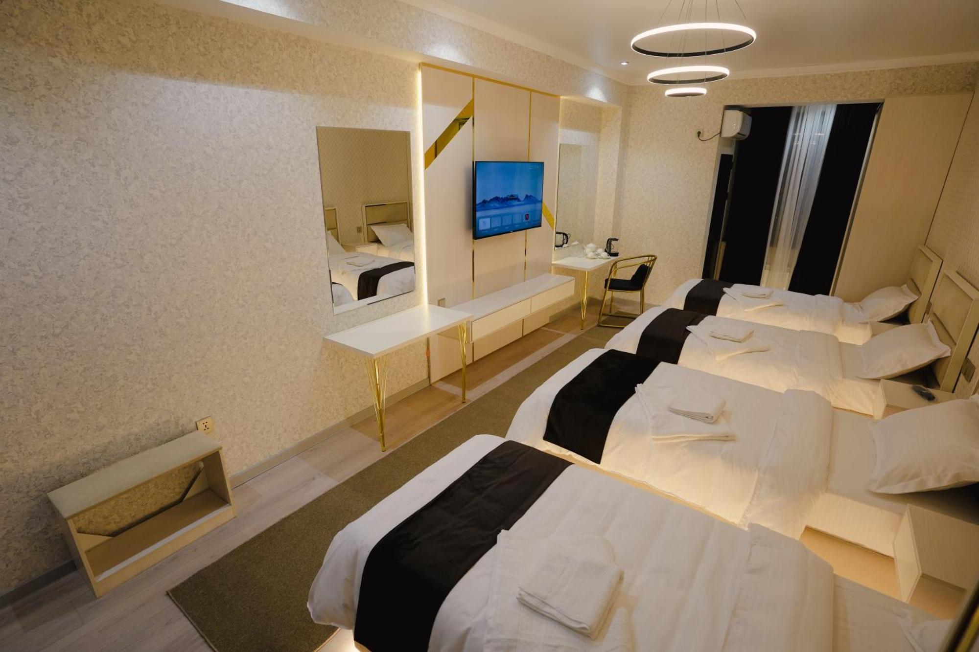Baland Hotel Душанбе Екстериор снимка