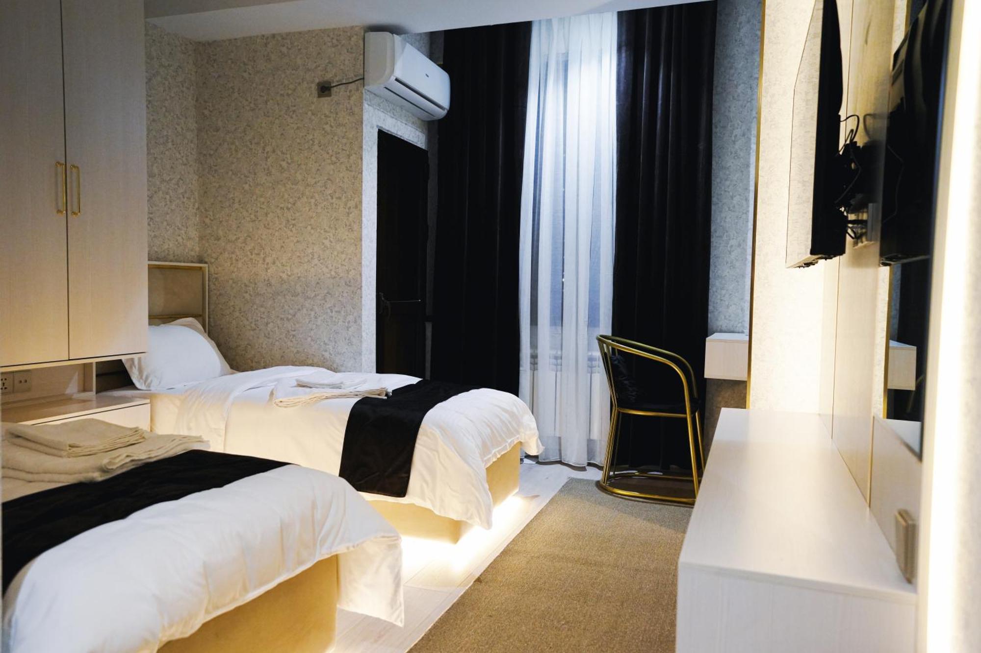 Baland Hotel Душанбе Екстериор снимка