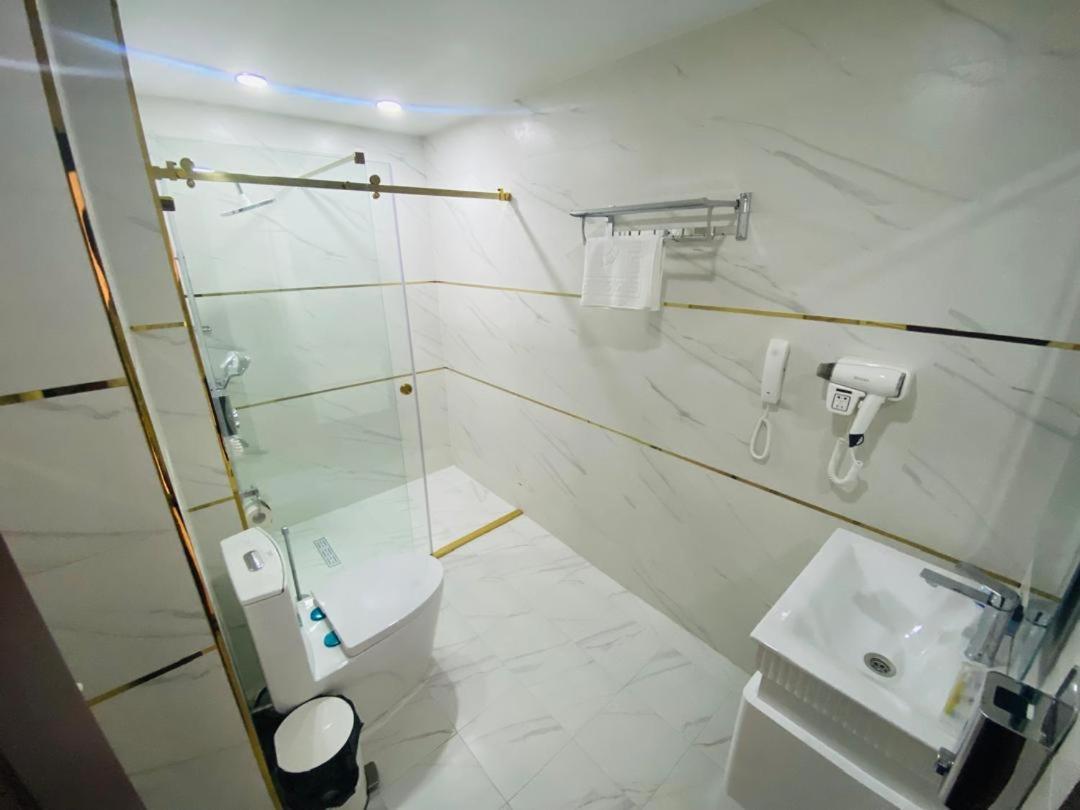 Baland Hotel Душанбе Екстериор снимка